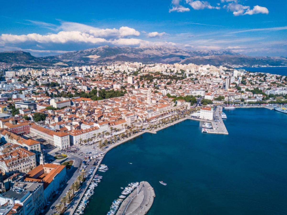 Adriatic Beach Suites Omis Bagian luar foto
