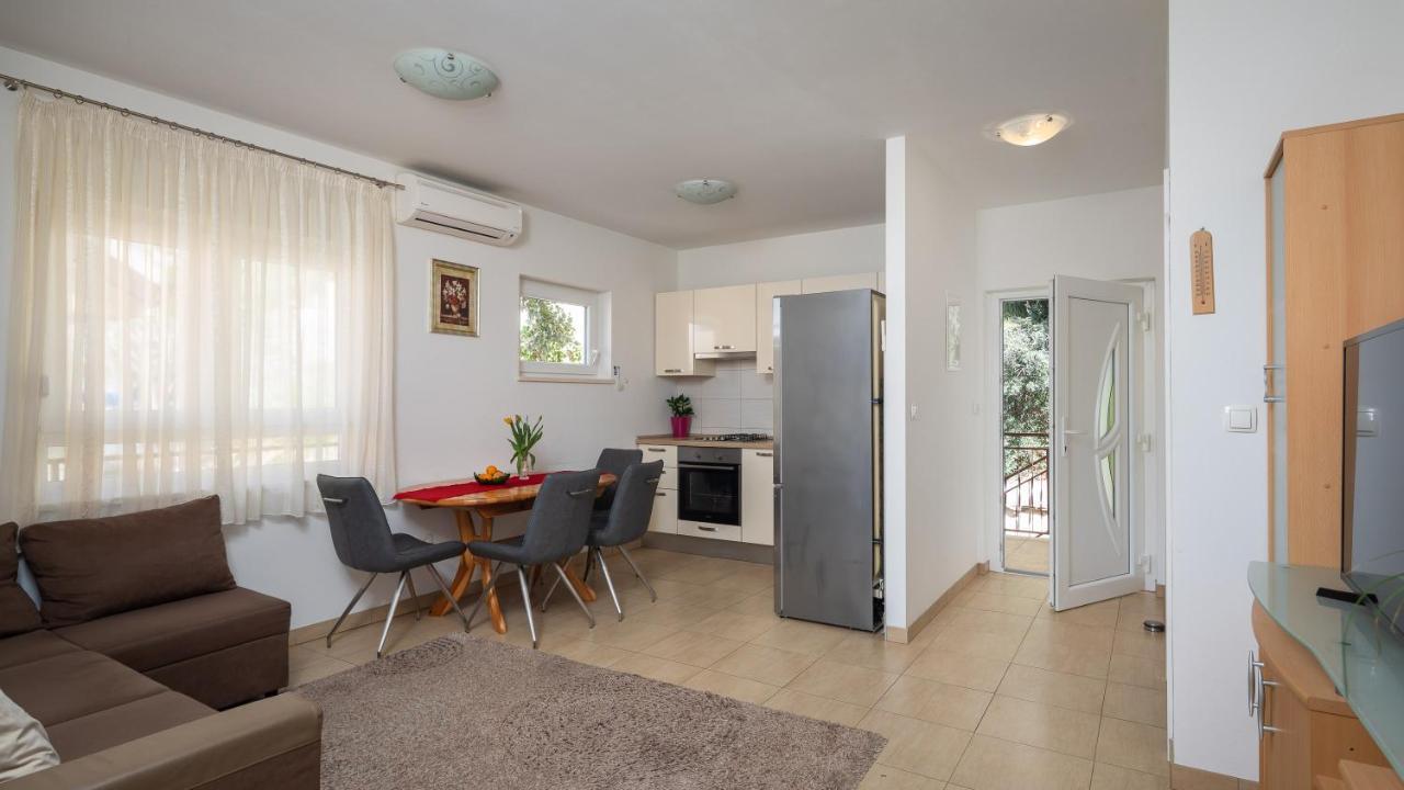 Adriatic Beach Suites Omis Bagian luar foto