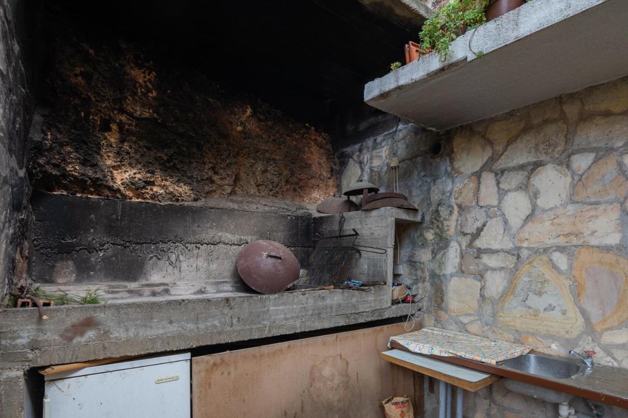 Adriatic Beach Suites Omis Bagian luar foto